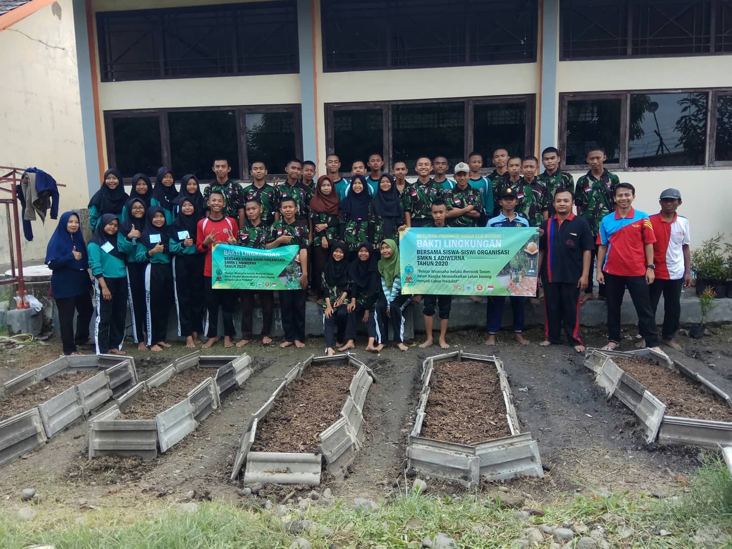Realisasi Program ASEAN Eco School dan SMK Mbangun Desa